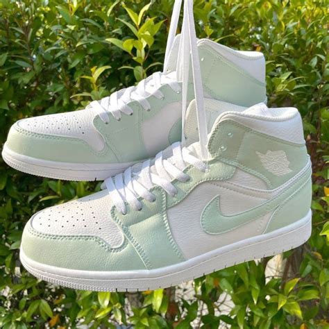 Womens Jordan 1 Green Shoes (1) 